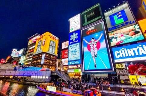 グリコの看板やかに道楽の写真スポット、道頓堀